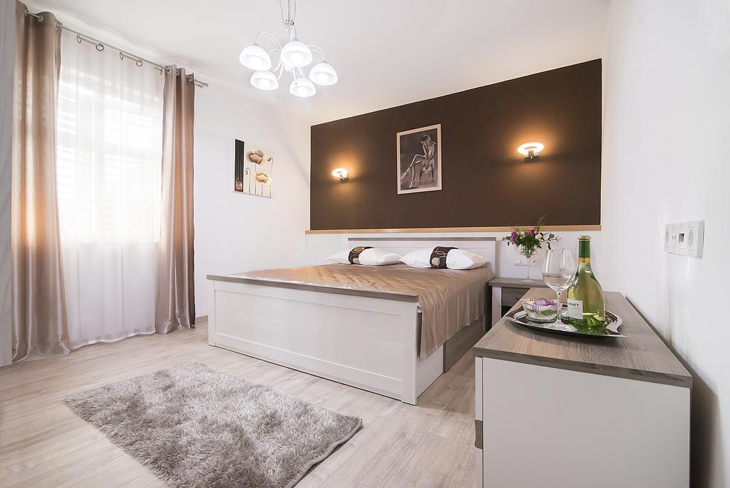 J&j Apartament *